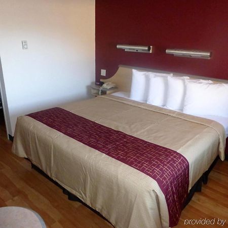Red Roof Inn Cincinnati East - Beechmont Cherry Grove Εξωτερικό φωτογραφία