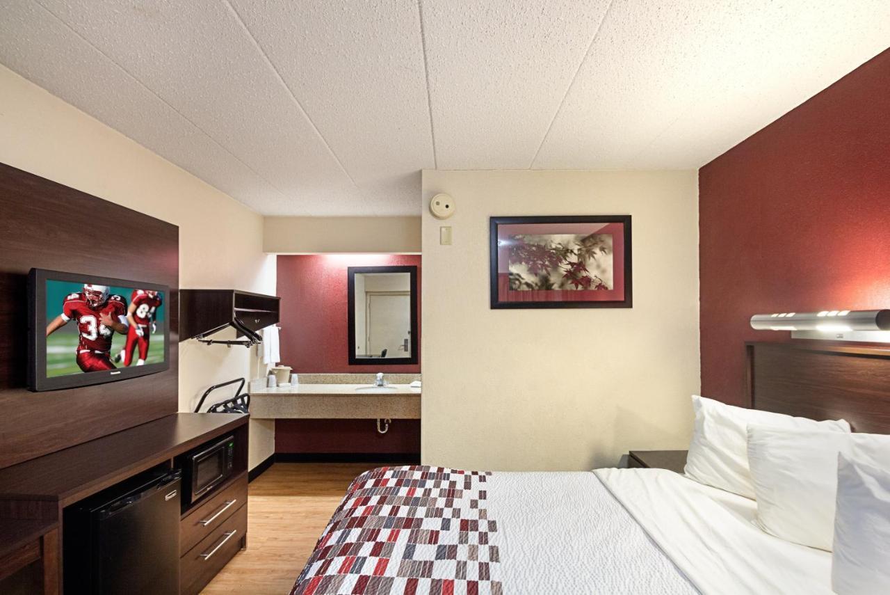 Red Roof Inn Cincinnati East - Beechmont Cherry Grove Εξωτερικό φωτογραφία