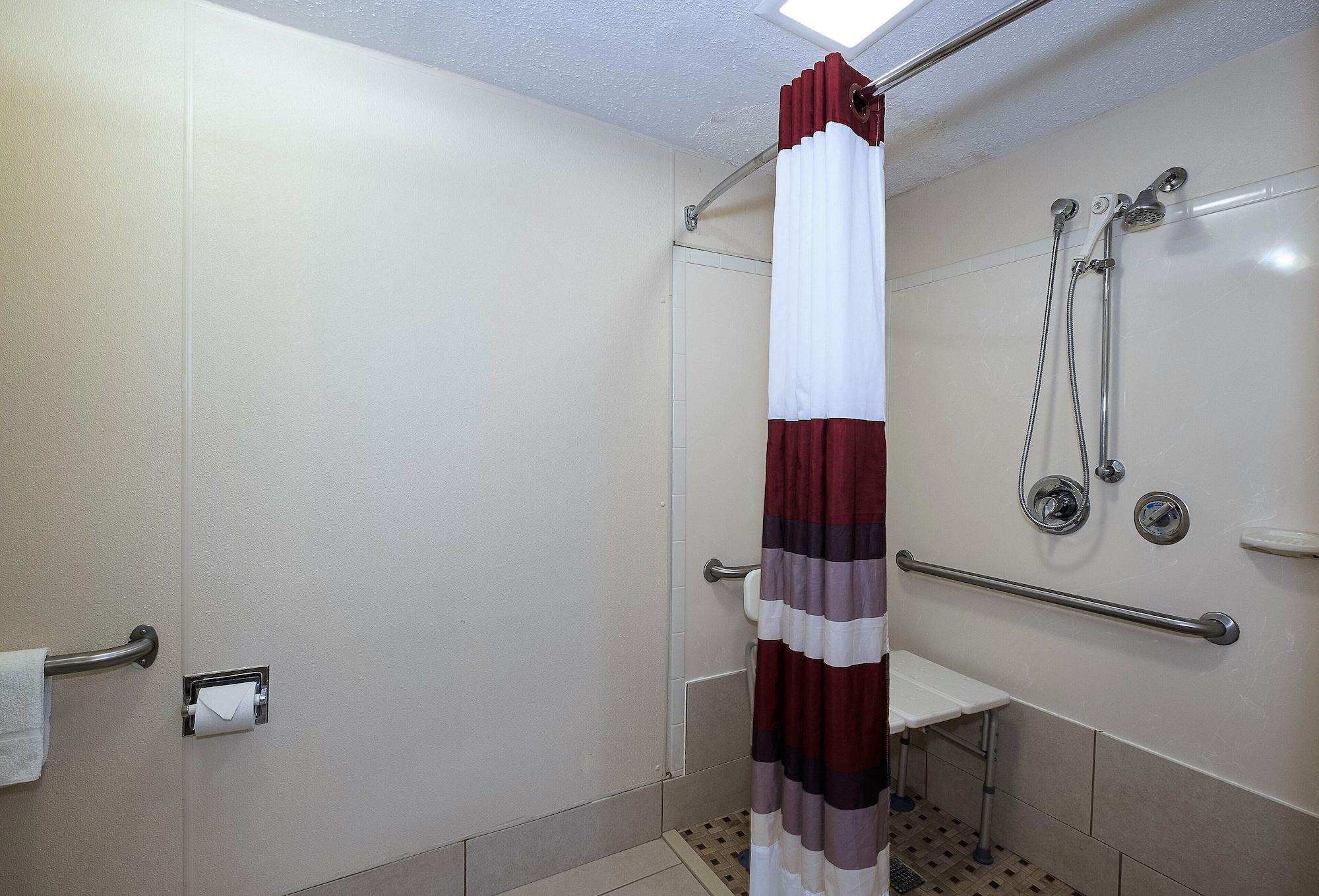 Red Roof Inn Cincinnati East - Beechmont Cherry Grove Εξωτερικό φωτογραφία