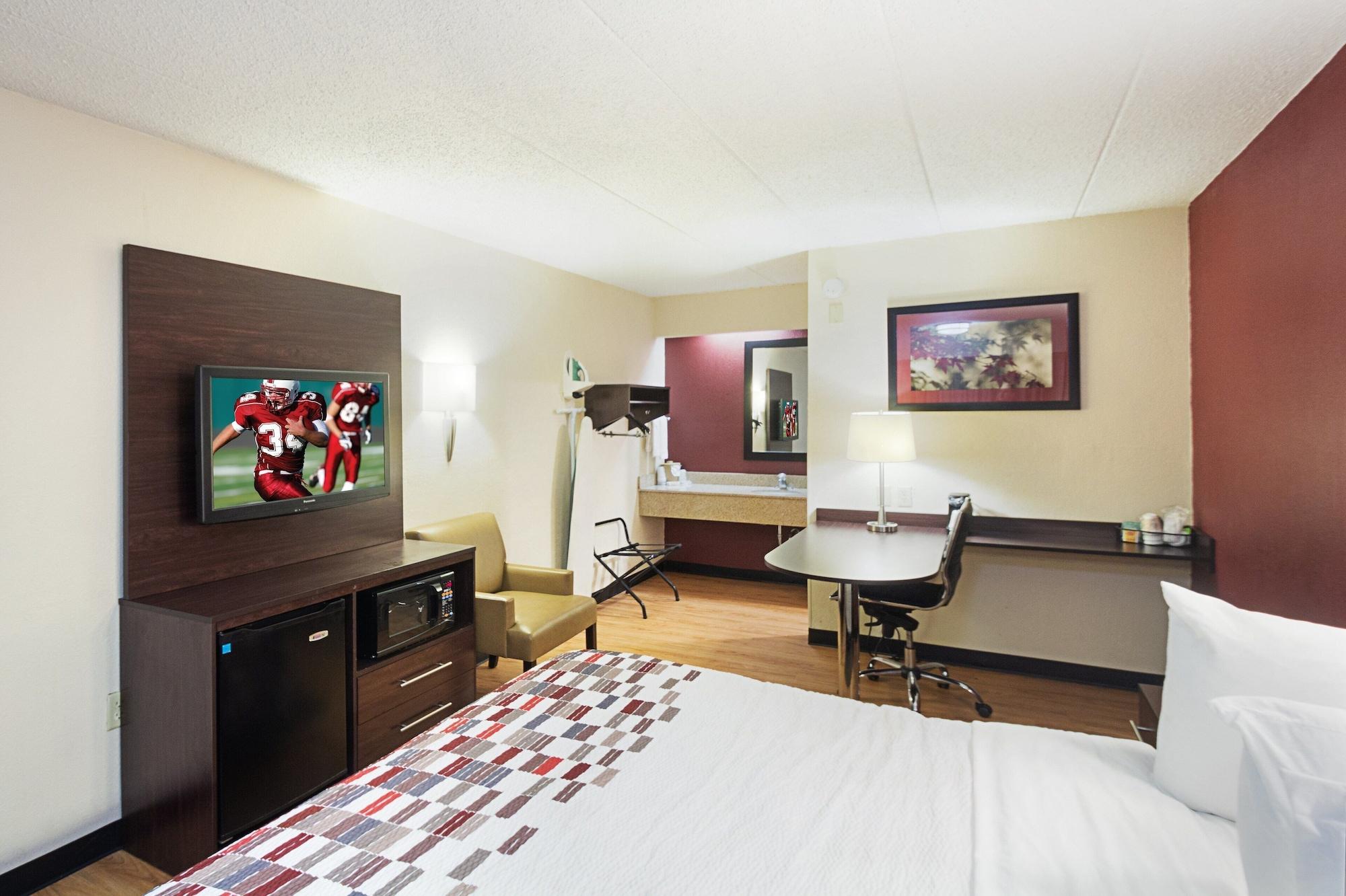 Red Roof Inn Cincinnati East - Beechmont Cherry Grove Εξωτερικό φωτογραφία